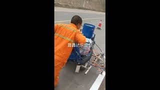 200HS two component road marking machine