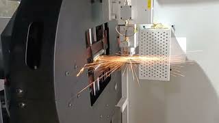 Fiber Laser Tube Cutting Machine Cuts Stainless Steel Round Tubes