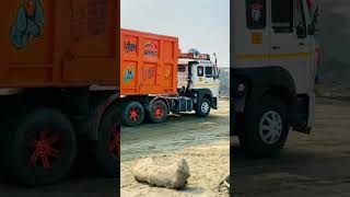 Respect to this truck driver #roadsafety #trafficrules #sanscarisumit #ytshorts