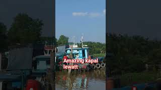 kapal Ferry lewat