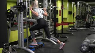 Reverse Lunges on Smith Machine