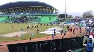 Detail Detik Aremania Turun Kelapangan Mengajar Suporter Persema Dan Pemain Persema Malang..ndeso.