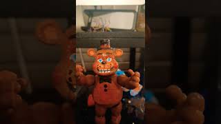 toy Freddy's built like a 1 by 1 lego brick