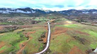 Uncut Raw Flight around Hornbrook California. Just having fun flying