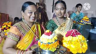 BATHAKAMMA PRADAKSHINA.....    బతుకమ్మ     ప్రదక్షిణలు.      SUNITHA