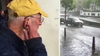 Teun in de regen