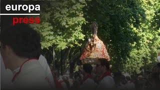 Pamplona vive el día grande de San Fermín: El primer encierro y la tradicional procesión