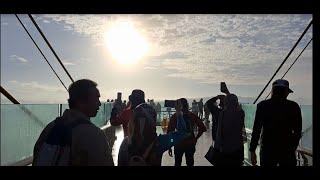 Panorama menarik melihat Awan Nano di Skywalk Al Yerweng   Betong Thailand.