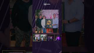 @EmilyGalaviz. Recibe disco de oro en Colombia por el Popurrí 01