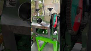 Sugar cane machine in South America #vellankivlogs #colombia #sugarcane #machine