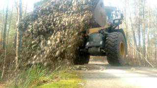 Moving stone with a Komatsu WA270