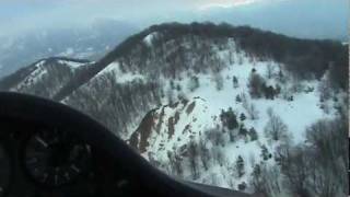 Mountaing gliding near Mount Vaumuse