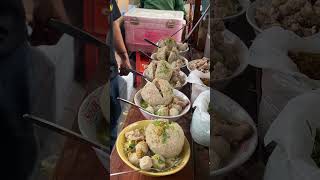 makanan sejuta umat bakso. #bakso #baksoenak #baksoviral