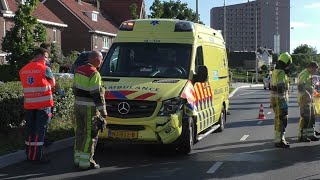 Gelderse ambulance betrokken bij ongeval aan de Graafseweg in Nijmegen.