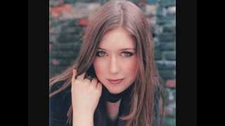 Kate Bush vs Hayley Westenra - Wuthering Heights