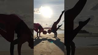 2 chú quạ xinh🌊🏖️🎶 #yoga #yogaanvien #music #dance #sports