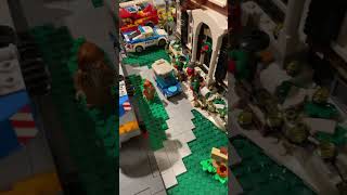 LEGO Home Alone house complete with driveway!