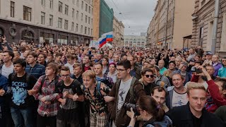 Может ли несовершеннолетний школьник иметь политическое мнение или ходить на митинги оппозиции?