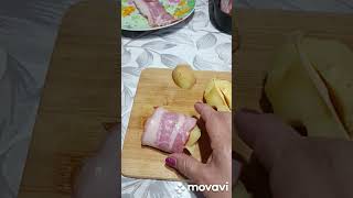 Вкусный ужин: запечённый картофель с сыром и беконом #shorts