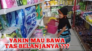 SI KECIL BELANJA DAN LANGSUNG DI UNBOXING.