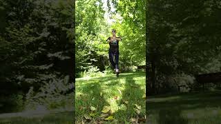 Petit allegro outside! 🌱🌳 #ballerina #ballet #youtubeshorts #pointe #dance #dancer #jumping