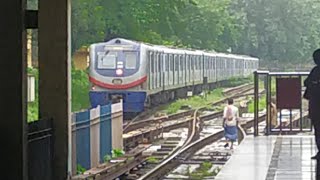 ICF MEDHA Metro Accelerates out of Mahanayak Uttam Kumar (Trail Zoom) #medharake #kolkatametro