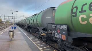 Early morning Green Cargo’s aviation fuel train from Gävle port to Brista passing Märsta station.