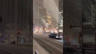 Chicago_winter_wonderland_♥️❄️_a_perfect_snowfall_night_🌨️__📍_DuSable_bridge_Chicago_IL_🇺🇸__➡️_