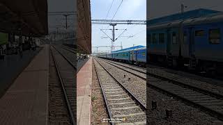 12002 || Rani Kamalapti Shatabdi Express NDLS - RKMP skip datia India's fastest train #tracksounds