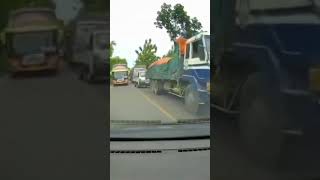 Bus vs Mobil Pribadi #shorts #shortvideo #viral