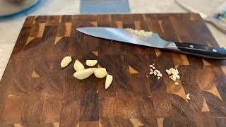 Kitchen Basics: Mincing Garlic