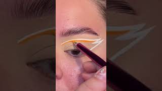 Delineado Scooby Doo tiktok maquillaje