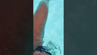 Cristina Pedroche se grabó jugueteando en la piscina con un MINI BIKINI