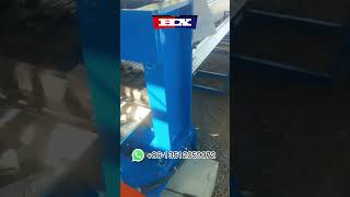 Metal deck roll forming machine