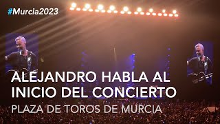 Alejandro Sanz se dirige al público en Murcia (2023)