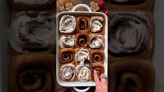 Gingerbread Cinnamon Rolls #gingerbread #cinnamonrolls