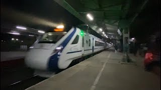 Vande Bharat Vanishes Within Seconds || Late running PNB-HWH Vande Bharat Knocks KQU at 130 Kmph..