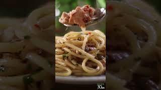 #Shorts 15 minute Garlic and Chili Tuna Pasta - Bucatini al Tonno