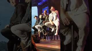 98 Degrees - Disney's Epcot 2019