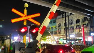 NIGHT MODE!! PERLINTASAN KERETA API STASIUN BOGOR