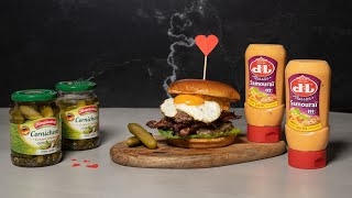 Valentine's All-in-one burger με D&L Samourai Sauce & Hengstenberg τουρσί