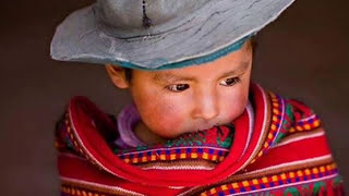 Sorprendente niña contagiando a travez del baile su amor por nuestro folklore