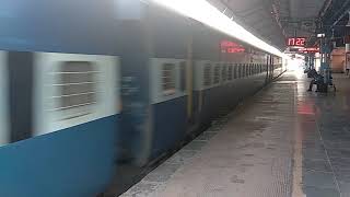 Somnath Express passing through rani station