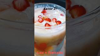 Banana Milk Shake Recipe 😋#shorts#youtubeshorts#viral#bananashake#recipeshorts#KannuRasoikitchen