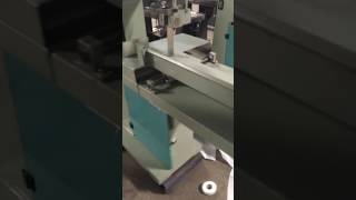 Manual Bandsaw Cutting Machine