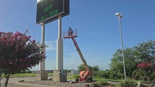 Fixing Wireless communication to a Billboard