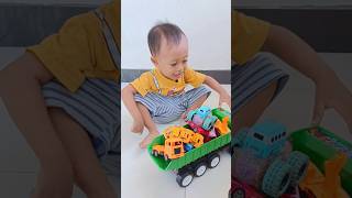 Part 2 Adek alif bermain mobil truk baru