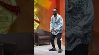 Quand fally Ipupa fait des pas de dance extraordinaire #shorts #sneplyrics #fallyipupa