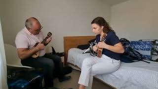 Para os amantes do cavaquinho, vale a pena apreciar estes dois artistas.