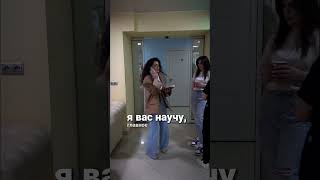 А вы чистите зубы с помощью ирригатора ?)